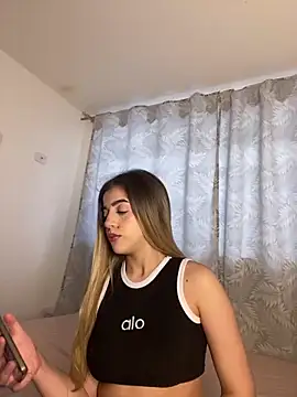 Snapshot of cute_emmma chatting on 02-12-26, 12:22 cute emmma online show from 02-12-26, 12:22