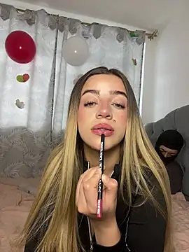 Snapshot of cute_emmma chatting on 02-17-26, 12:45 cute emmma online show from 02-17-26, 12:45