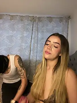 Snapshot of cute_emmma chatting on 02-27-26, 11:21 cute emmma online show from 02-27-26, 11:21