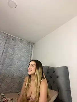 Snapshot of cute_emmma chatting on 03-01-26, 11:23 cute emmma online show from 03-01-26, 11:23