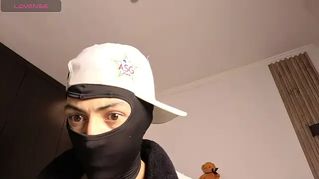 cute emmma online show from 04-30-26, 11:05