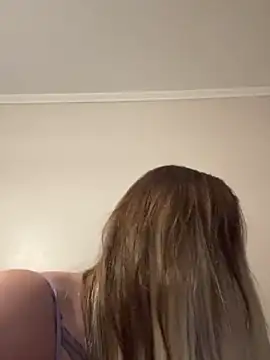 Snapshot of merabel1995 chatting on 12-21-25, 05:42 merabel1995 online show from 12-21-25, 05:42