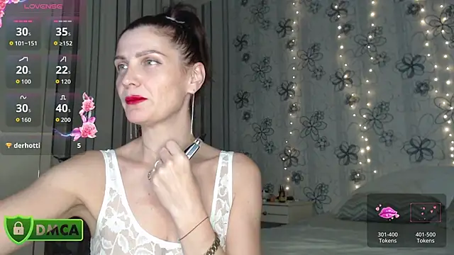 Snapshot of LindaXSteve chatting on 09-26-25, 09:41 LindaXSteve online show from 09-26-25, 09:41