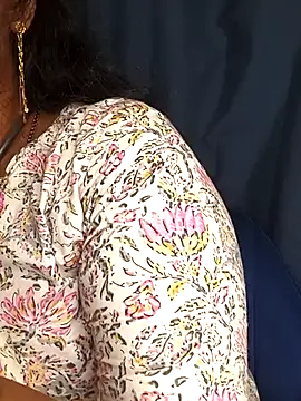 Snapshot of Deshi_bhabhi143 chatting on 01-16-26, 06:17 Deshi bhabhi143 online show from 01-16-26, 06:17