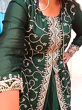 Snapshot of Deshi_bhabhi143 chatting on 03-08-26, 06:28 Deshi bhabhi143 online show from 03-08-26, 06:28