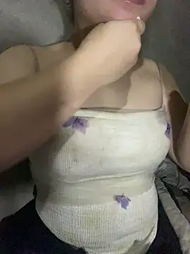 Snapshot of lili-roze chatting on 01-18-26, 01:26 lili-roze online show from 01-18-26, 01:26