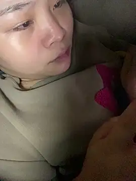 Snapshot of lili-roze chatting on 02-01-26, 08:57 lili-roze online show from 02-01-26, 08:57