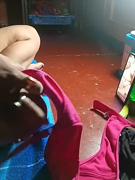 Snapshot of Hot-Angale chatting on 05-14-26, 06:47 Hot-Angale online show from 05-14-26, 06:47
