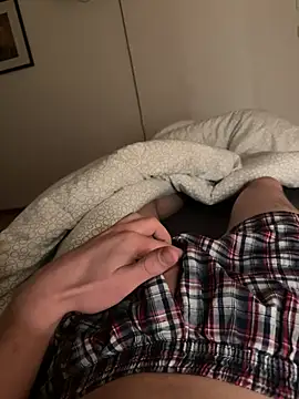 Snapshot of SecretCouple23 chatting on 03-09-26, 07:29 SecretCouple23 online show from 03-09-26, 07:29