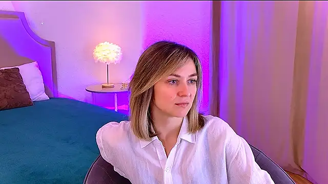 Snapshot of EmeraldGlow chatting on 01-14-26, 02:44 EmeraldGlow online show from 01-14-26, 02:44