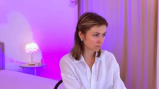 Snapshot of EmeraldGlow chatting on 02-05-26, 03:05 EmeraldGlow online show from 02-05-26, 03:05