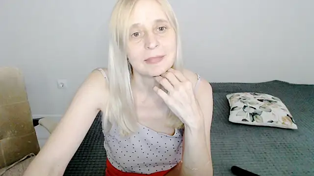 Snapshot of MiLenaMilf chatting on 02-14-25, 08:31 MiLenaMilf online show from 02-14-25, 08:31