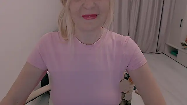 Snapshot of MiLenaMilf chatting on 10-22-25, 02:45 MiLenaMilf online show from 10-22-25, 02:45