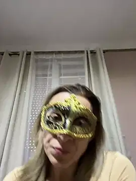 Snapshot of SexyMamiVee chatting on 02-19-26, 12:45 SexyMamiVee online show from 02-19-26, 12:45