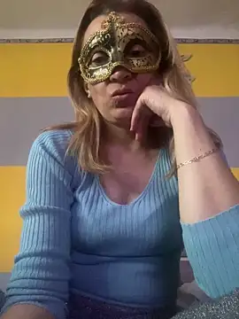 Snapshot of SexyMamiVee chatting on 03-05-26, 04:03 SexyMamiVee online show from 03-05-26, 04:03