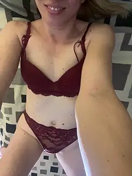 Snapshot of SexyMamiVee chatting on 03-06-26, 06:37 SexyMamiVee online show from 03-06-26, 06:37