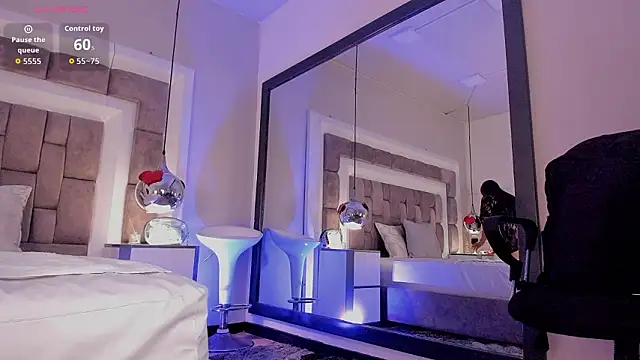 Snapshot of ElenaWatsonn chatting on 02-27-26, 08:31 ElenaWatsonn online show from 02-27-26, 08:31