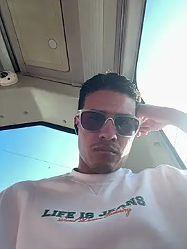 Latin Paisa Boy online show from 02-28-26, 01:01