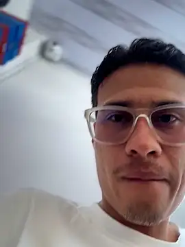 Latin Paisa Boy online show from 03-15-26, 08:37