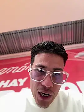 Latin Paisa Boy online show from 03-30-26, 04:52