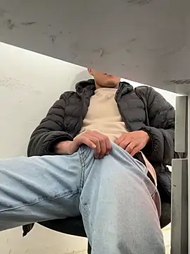 Latin Paisa Boy online show from 04-19-26, 08:11