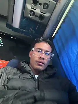 Latin Paisa Boy online show from 04-28-26, 06:24