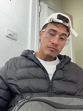 Latin Paisa Boy online show from 05-17-26, 12:19