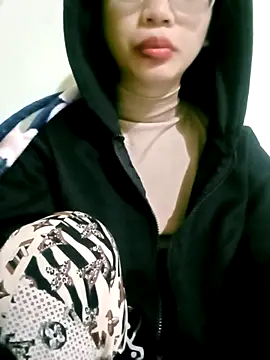 Snapshot of damsun_22 chatting on 01-11-26, 08:14 damsun 22 online show from 01-11-26, 08:14