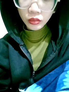 Snapshot of damsun_22 chatting on 01-12-26, 08:47 damsun 22 online show from 01-12-26, 08:47