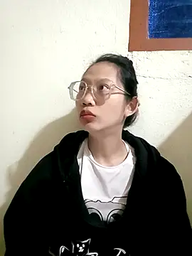 Snapshot of damsun_22 chatting on 03-06-26, 08:27 damsun 22 online show from 03-06-26, 08:27