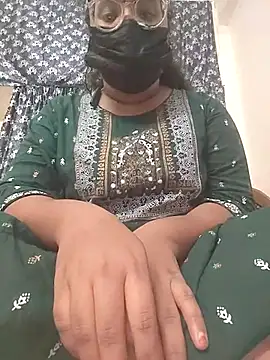 Snapshot of MaggieTelugu-15 chatting on 02-13-26, 08:32 MaggieTelugu-15 online show from 02-13-26, 08:32