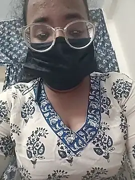 Snapshot of MaggieTelugu-15 chatting on 02-17-26, 07:05 MaggieTelugu-15 online show from 02-17-26, 07:05