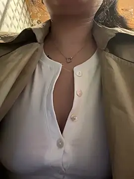 Molly-xiao online show from 03-12-26, 12:00