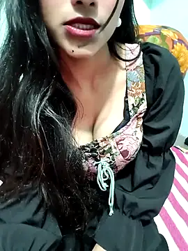 Snapshot of Yours-Zeenat chatting on 01-19-26, 07:34 Yours-Zeenat online show from 01-19-26, 07:34