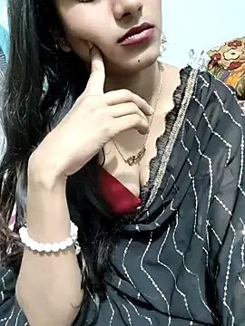 Snapshot of Yours-Zeenat chatting on 02-18-26, 10:11 Yours-Zeenat online show from 02-18-26, 10:11