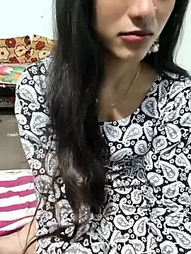 Snapshot of Yours-Zeenat chatting on 02-22-26, 07:51 Yours-Zeenat online show from 02-22-26, 07:51