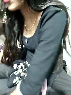 Snapshot of Yours-Zeenat chatting on 03-01-26, 10:06 Yours-Zeenat online show from 03-01-26, 10:06