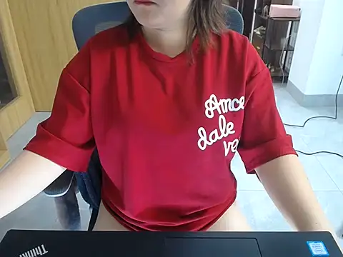 Snapshot of Coffee_Milktea chatting on 07-29-26, 11:30 Coffee Milktea online show from 07-29-26, 11:30