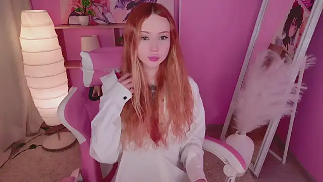 Snapshot of Zoe__Page chatting on 03-16-26, 01:59 Zoe Page online show from 03-16-26, 01:59