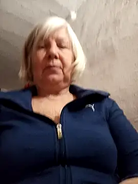 Snapshot of KlaudiaDarling chatting on 02-14-26, 10:50 KlaudiaDarling online show from 02-14-26, 10:50