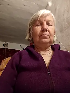 Snapshot of KlaudiaDarling chatting on 02-17-26, 04:02 KlaudiaDarling online show from 02-17-26, 04:02