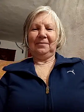 Snapshot of KlaudiaDarling chatting on 02-21-26, 12:00 KlaudiaDarling online show from 02-21-26, 12:00