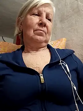 Snapshot of KlaudiaDarling chatting on 02-26-26, 07:35 KlaudiaDarling online show from 02-26-26, 07:35