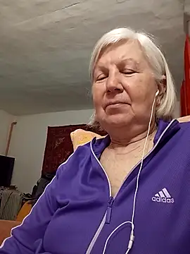 Snapshot of KlaudiaDarling chatting on 03-12-26, 03:40 KlaudiaDarling online show from 03-12-26, 03:40