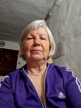 KlaudiaDarling online show from 04-28-26, 12:09