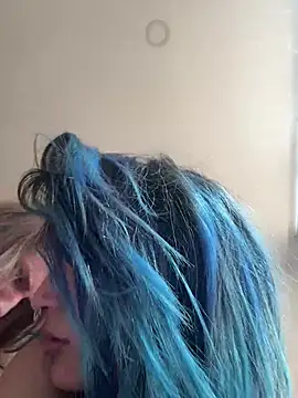 LunaisBack online show from 05-01-26, 02:21