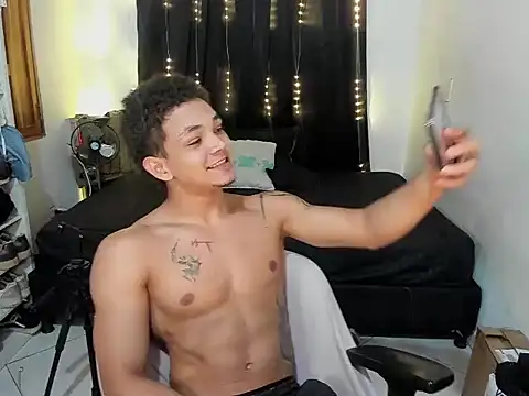 Snapshot of Dres4U chatting on 03-04-26, 07:25 Dres4U online show from 03-04-26, 07:25