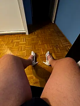 Snapshot of highheelsboy1 chatting on 12-22-25, 08:06 highheelsboy1 online show from 12-22-25, 08:06