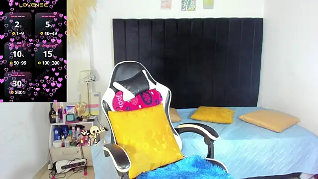 Snapshot of karen_adamss chatting on 03-12-26, 03:23 karen adamss online show from 03-12-26, 03:23