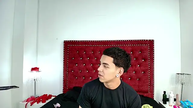 Snapshot of Jaden_and_sofia chatting on 05-14-26, 03:02 Jaden and sofia online show from 05-14-26, 03:02